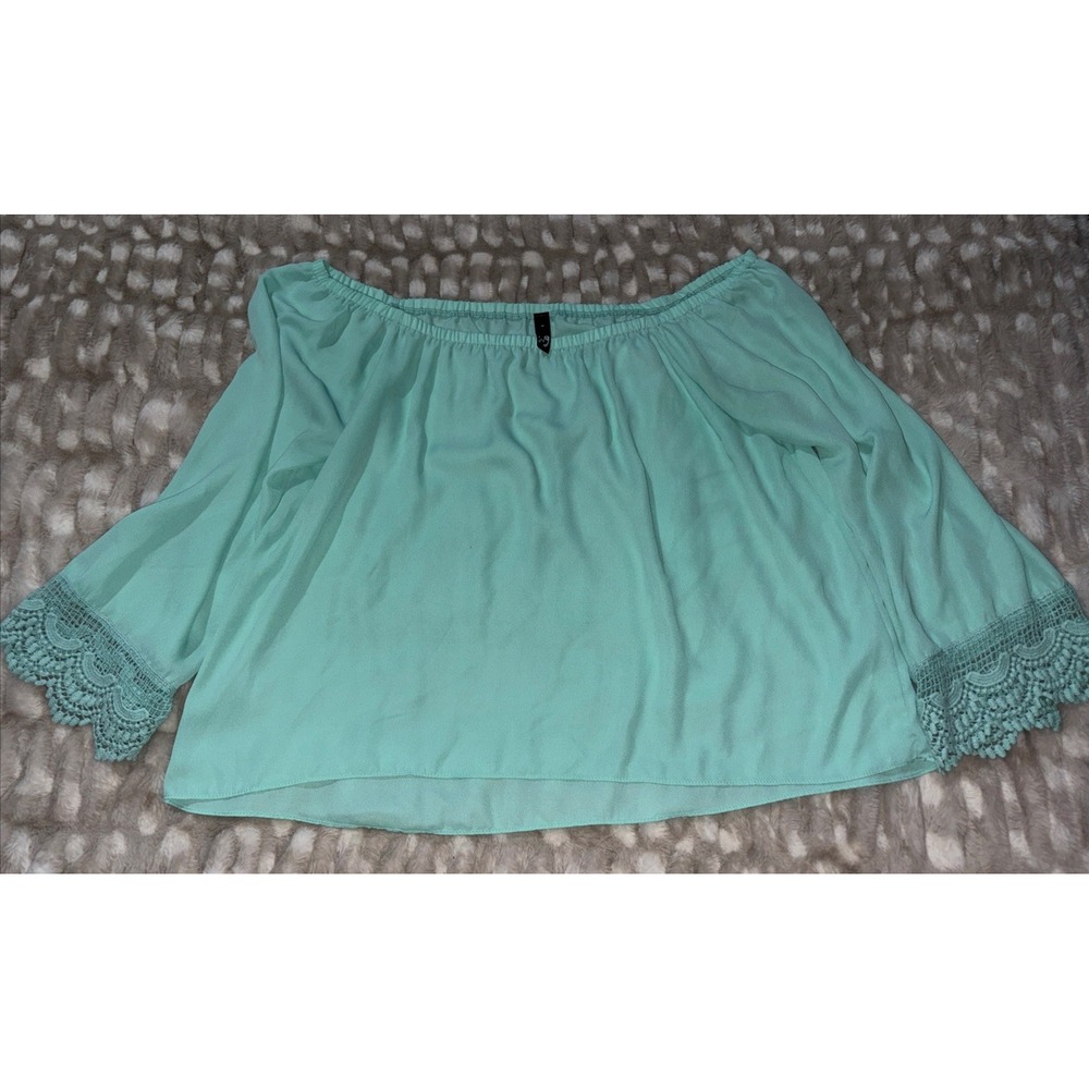 Ing Green off-the-shoulder flowy blouse crochet lace bell sleeves Womens Medium